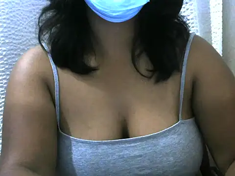 Snapshot of Artinah22 chatting on 12/15/25, 07:07 Artinah22 online show from 12/15/25, 07:07