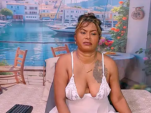 Snapshot of indiansparkle chatting on 12/15/25, 06:45 indiansparkle online show from 12/15/25, 06:45