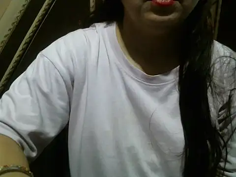 Snapshot of UrsMansi chatting on 07/03/26, 03:35 UrsMansi online show from 07/03/26, 03:35