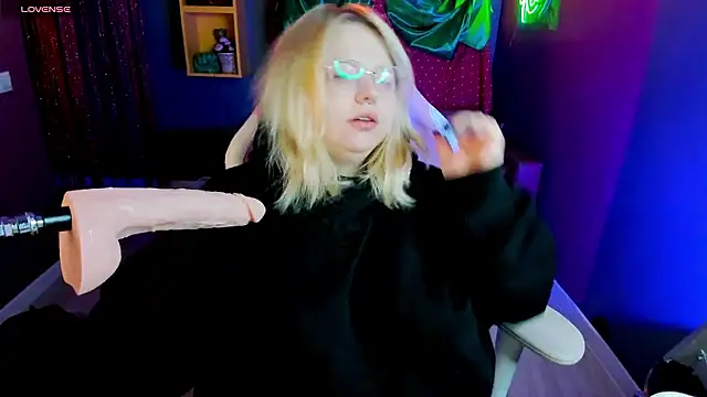 Yoki Shizuko online show from 01/12/26, 06:51