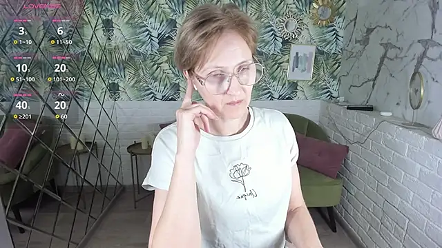 Paris Cherry online show from 12/14/25, 08:02