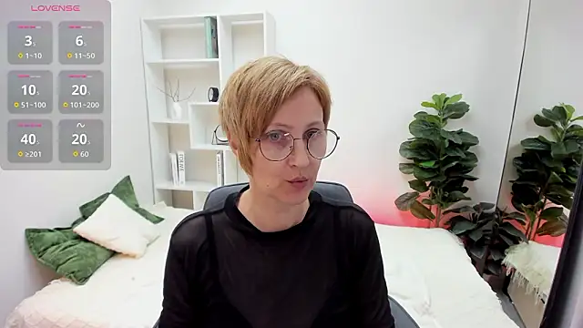 Paris Cherry online show from 03/21/26, 06:00