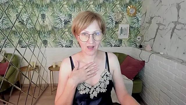 Paris Cherry online show from 06/19/26, 06:12