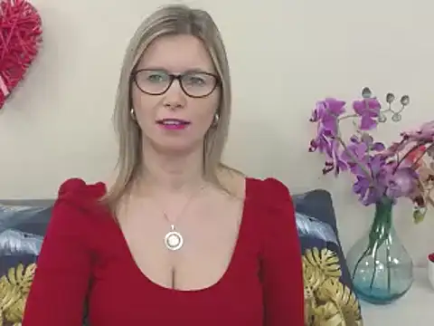 Snapshot of DoreenSexy chatting on 03/06/25, 07:14 DoreenSexy online show from 03/06/25, 07:14