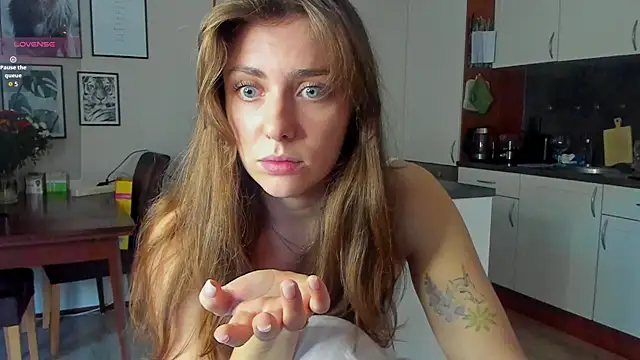 Snapshot of MariiD chatting on 01/16/26, 01:26 MariiD online show from 01/16/26, 01:26