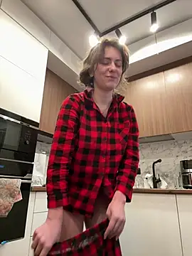 Snapshot of MariiD chatting on 02/14/26, 06:10 MariiD online show from 02/14/26, 06:10