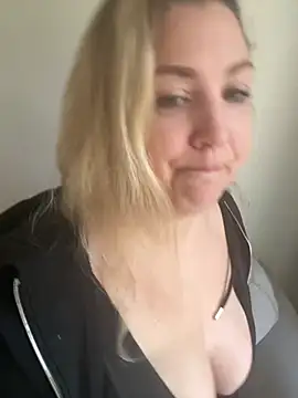 Snapshot of Anna_Alexa chatting on 01/28/25, 08:25 Anna Alexa online show from 01/28/25, 08:25