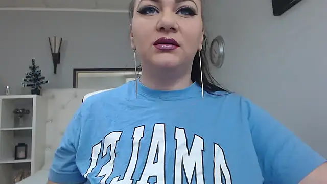 Snapshot of ClaraJoyFG chatting on 01/21/25, 07:50 ClaraJoyFG online show from 01/21/25, 07:50