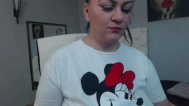 Snapshot of ClaraJoyFG chatting on 10/06/25, 10:40 ClaraJoyFG online show from 10/06/25, 10:40