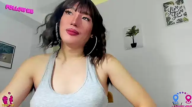 Snapshot of hottycrishina chatting on 01/11/25, 06:24 hottycrishina online show from 01/11/25, 06:24