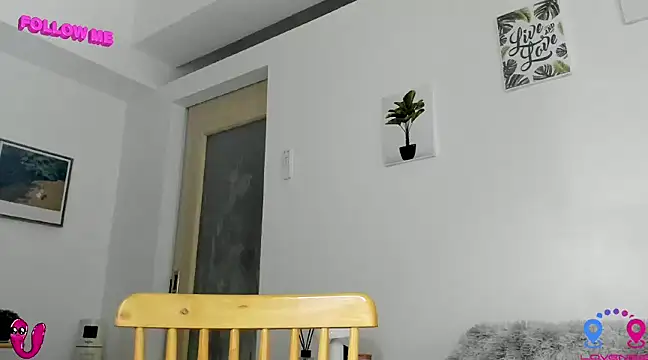 Snapshot of hottycrishina chatting on 03/03/25, 09:00 hottycrishina online show from 03/03/25, 09:00