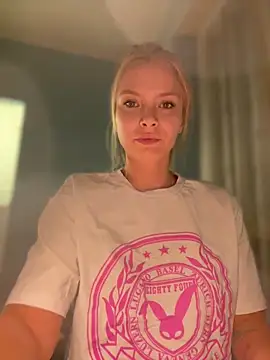 Snapshot of AnastasiaAniess chatting on 01/27/25, 08:39 AnastasiaAniess online show from 01/27/25, 08:39