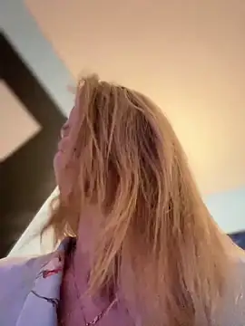 Snapshot of AnastasiaAniess chatting on 02/22/25, 09:37 AnastasiaAniess online show from 02/22/25, 09:37