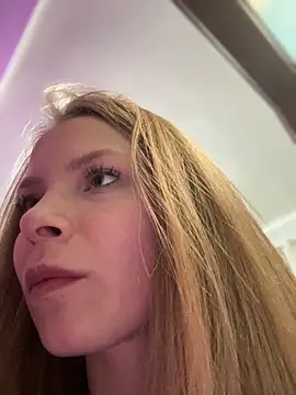 Snapshot of AnastasiaAniess chatting on 02/28/25, 09:01 AnastasiaAniess online show from 02/28/25, 09:01