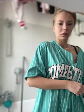 Snapshot of AnastasiaAniess chatting on 03/13/25, 09:10 AnastasiaAniess online show from 03/13/25, 09:10