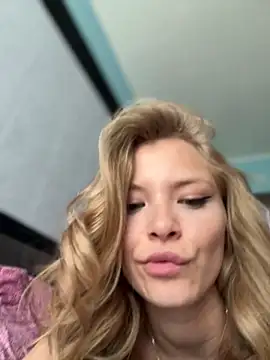 Snapshot of AnastasiaAniess chatting on 03/13/25, 03:17 AnastasiaAniess online show from 03/13/25, 03:17