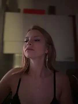 Snapshot of AnastasiaAniess chatting on 03/15/25, 08:54 AnastasiaAniess online show from 03/15/25, 08:54