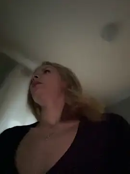 Snapshot of AnastasiaAniess chatting on 03/19/25, 05:39 AnastasiaAniess online show from 03/19/25, 05:39