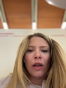 Snapshot of AnastasiaAniess chatting on 03/21/25, 08:50 AnastasiaAniess online show from 03/21/25, 08:50