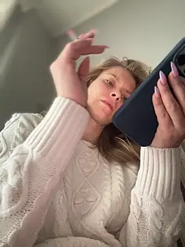 Snapshot of AnastasiaAniess chatting on 03/22/25, 09:24 AnastasiaAniess online show from 03/22/25, 09:24