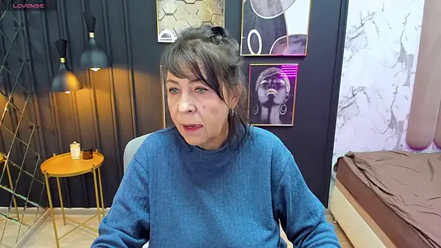 Snapshot of LindaPassionate chatting on 12/04/24, 05:27 LindaPassionate online show from 12/04/24, 05:27