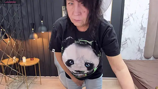 Snapshot of LindaPassionate chatting on 12/17/24, 05:29 LindaPassionate online show from 12/17/24, 05:29