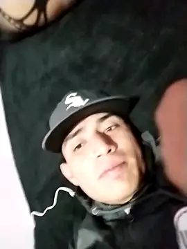 Snapshot of anonymo8976 chatting on 11/26/25, 11:44 anonymo8976 online show from 11/26/25, 11:44