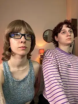 Snapshot of Jitoon_Exe chatting on 10/19/25, 05:46 Jitoon Exe online show from 10/19/25, 05:46