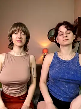 Snapshot of Jitoon_Exe chatting on 10/26/25, 08:04 Jitoon Exe online show from 10/26/25, 08:04