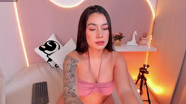 EllieMitchell online show from 12/17/24, 07:04