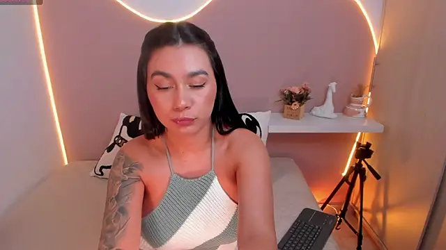 EllieMitchell online show from 01/10/25, 10:15