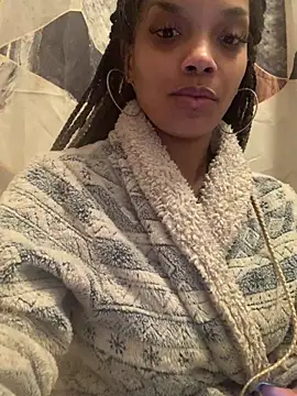 Snapshot of Rakiyahcharms chatting on 12/15/24, 04:26 Rakiyahcharms online show from 12/15/24, 04:26