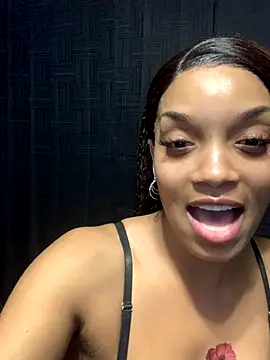 Snapshot of Rakiyahcharms chatting on 10/30/25, 08:31 Rakiyahcharms online show from 10/30/25, 08:31