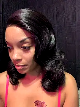 Snapshot of Rakiyahcharms chatting on 11/15/25, 10:15 Rakiyahcharms online show from 11/15/25, 10:15