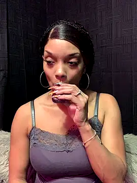 Snapshot of Rakiyahcharms chatting on 12/19/25, 12:39 Rakiyahcharms online show from 12/19/25, 12:39