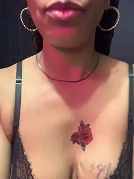 Snapshot of Rakiyahcharms chatting on 12/20/25, 03:13 Rakiyahcharms online show from 12/20/25, 03:13