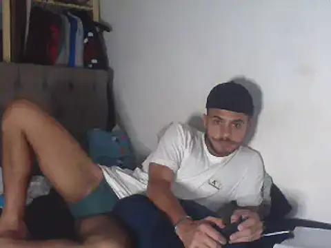 Snapshot of LoudLikeness chatting on 03/07/25, 07:41 LoudLikeness online show from 03/07/25, 07:41