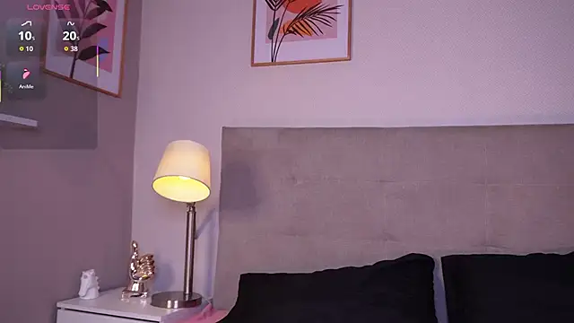 cinnamon afrodit online show from 11/29/25, 12:52