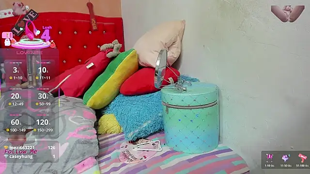 Snapshot of camile_milf chatting on 10/29/25, 04:42 camile milf online show from 10/29/25, 04:42