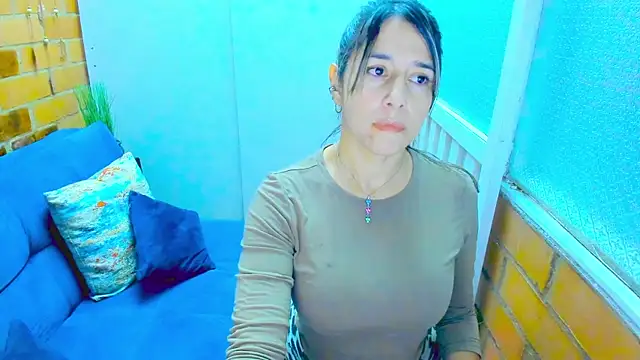 Snapshot of Penelope47 chatting on 01/11/25, 06:01 Penelope47 online show from 01/11/25, 06:01