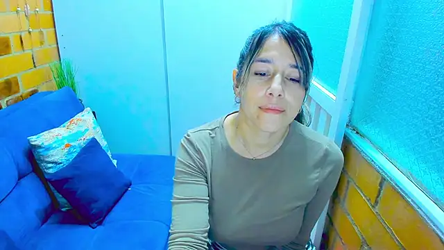 Snapshot of Penelope47 chatting on 01/11/25, 09:04 Penelope47 online show from 01/11/25, 09:04