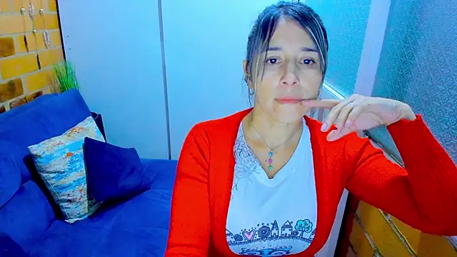 Snapshot of Penelope47 chatting on 01/17/25, 11:51 Penelope47 online show from 01/17/25, 11:51