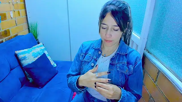 Snapshot of Penelope47 chatting on 01/25/25, 10:07 Penelope47 online show from 01/25/25, 10:07