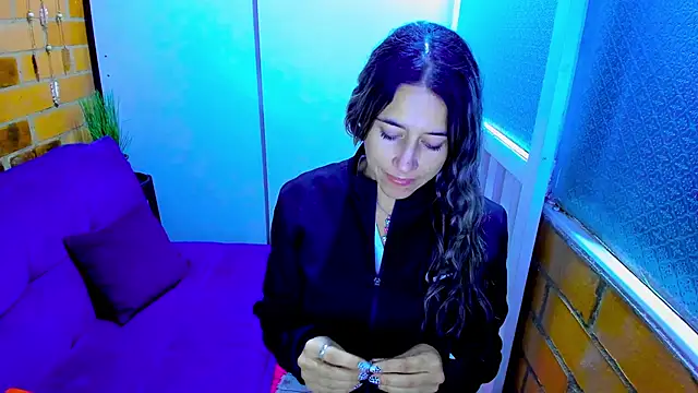 Snapshot of Penelope47 chatting on 02/14/25, 11:20 Penelope47 online show from 02/14/25, 11:20