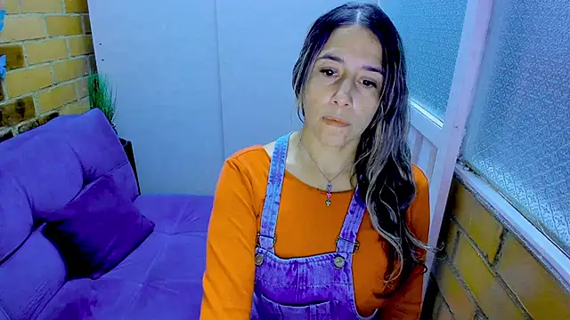 Snapshot of Penelope47 chatting on 03/04/25, 07:01 Penelope47 online show from 03/04/25, 07:01