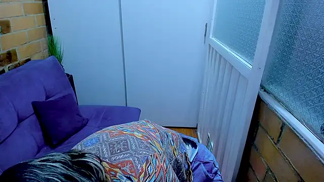 Snapshot of Penelope47 chatting on 03/04/25, 10:05 Penelope47 online show from 03/04/25, 10:05