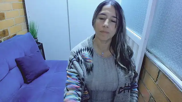 Snapshot of Penelope47 chatting on 03/06/25, 10:04 Penelope47 online show from 03/06/25, 10:04