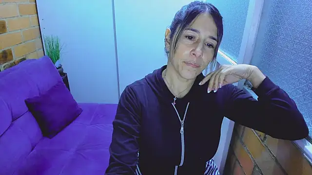 Snapshot of Penelope47 chatting on 03/11/25, 10:20 Penelope47 online show from 03/11/25, 10:20