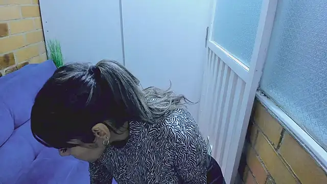 Snapshot of Penelope47 chatting on 03/21/25, 10:28 Penelope47 online show from 03/21/25, 10:28