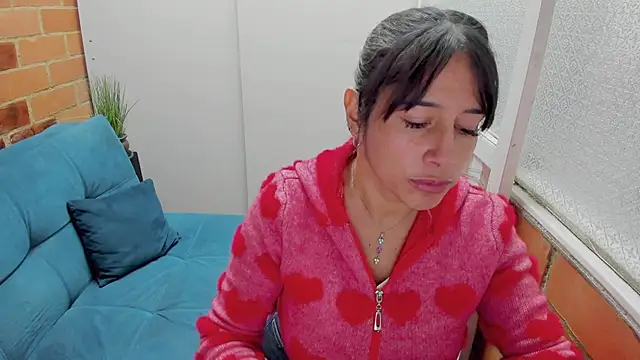 Snapshot of Penelope47 chatting on 10/04/25, 07:23 Penelope47 online show from 10/04/25, 07:23